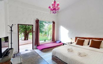 Monoko Porploen Resort Suanphung