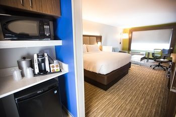 Holiday Inn Express & Suites Greenville S - Piedmont, an IHG Hotel