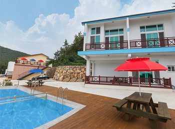 Yeosu Aillia Pension