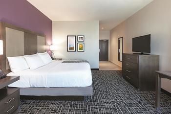 La Quinta Inn & Suites by Wyndham Terre Haute