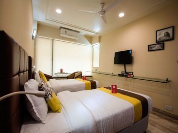FabHotel SR Wakad
