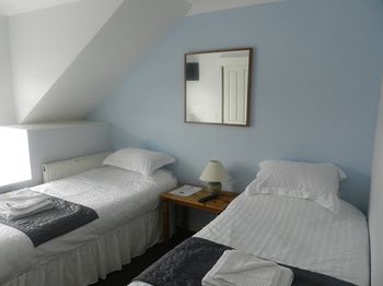 The Hut Wales - A Sea Front Inn