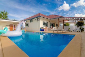 Happy Home Pool Villa