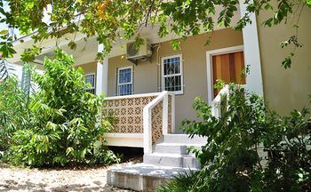 Sundowner Lodge