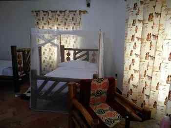 Queen Elizabeth Park View Tourist Lodge