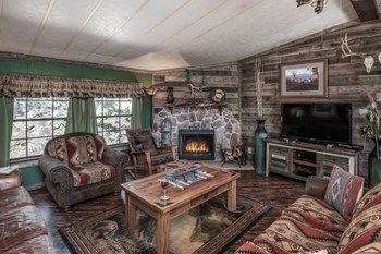 Buckhorn Cabin - Three Bedroom Cabin