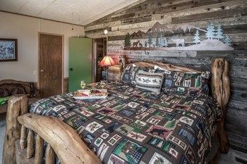 Buckhorn Cabin - Three Bedroom Cabin