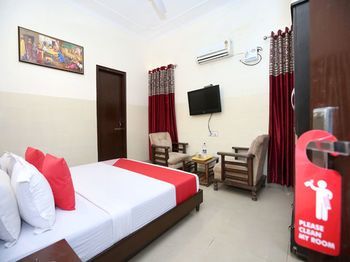 OYO 12934 Hotel Shivjot