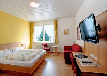 Winzerhotel und Restaurant zum Moselstrand