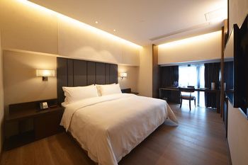 Chongqing Le Comforto All Suite Hotel