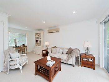 Rocky Point Road, Fantasea, 3, 75