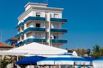 Hotel Sayonara