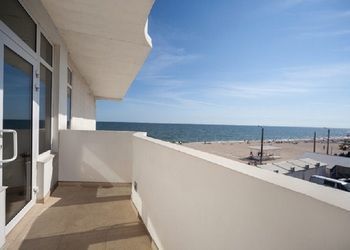 Priboy Beach Hotel