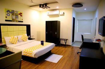 FabHotel V Hotel HiTech City