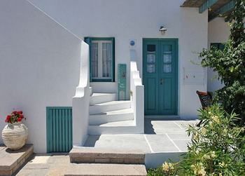 Anemoessa Rooms & Studios