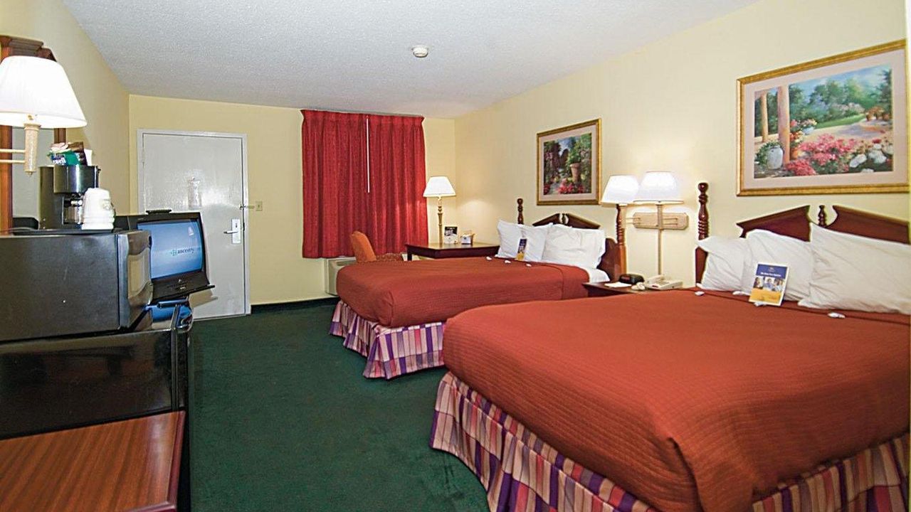 Northeast College Inn