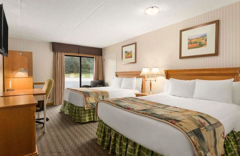 Travelodge by Wyndham Owen Sound ON