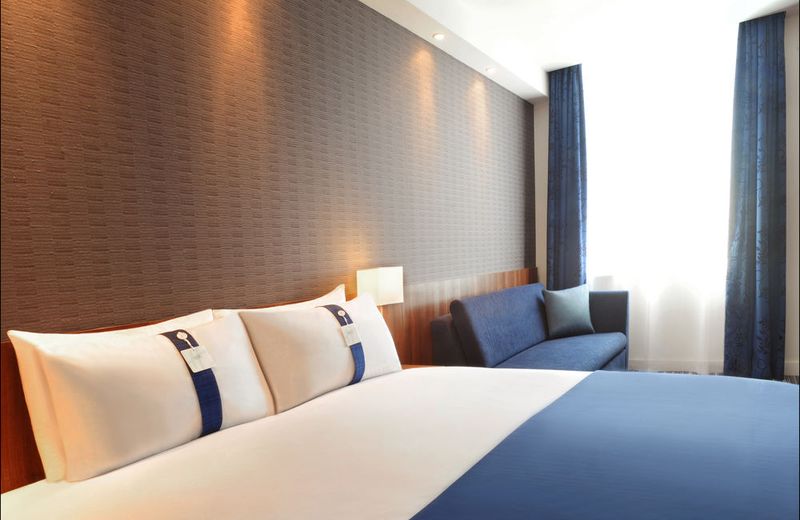 Holiday Inn Express Birmingham - Snow Hill, an IHG Hotel