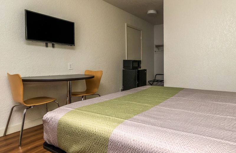 Motel 6 Fort Worth, TX - North