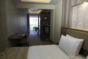 La Vie Suite Hotel