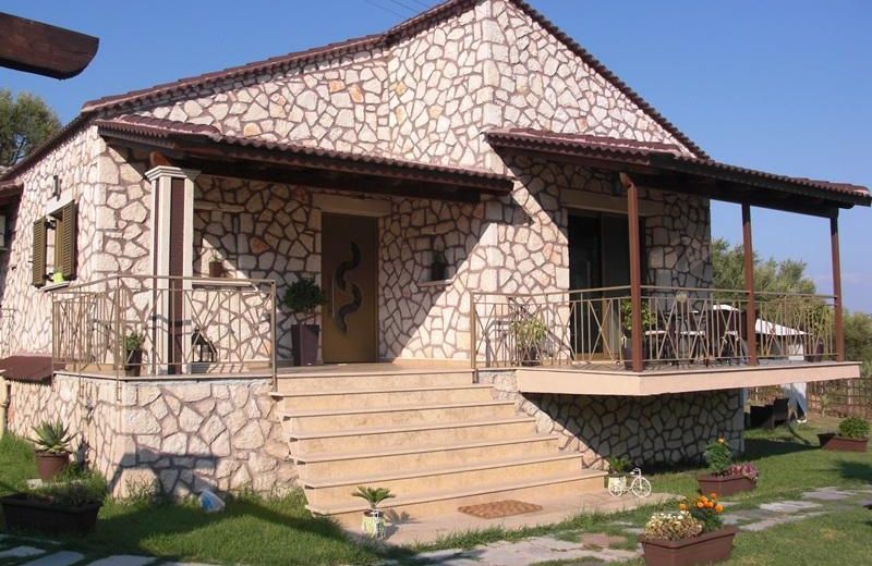 Limneon villas