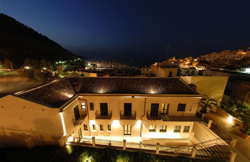 Cerri Hotel