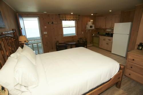 Belknap Point Inn