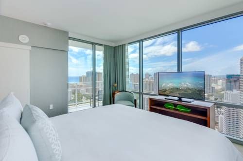 Real Select at The Ritz-Carlton Residences, Waikiki Beach