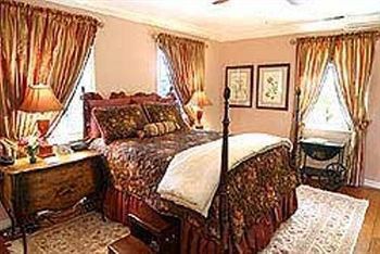 Wayside Inn Bed and Breakfast