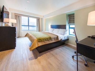 Comfort Inn & Suites - Kew Gardens near La Guardia Airport