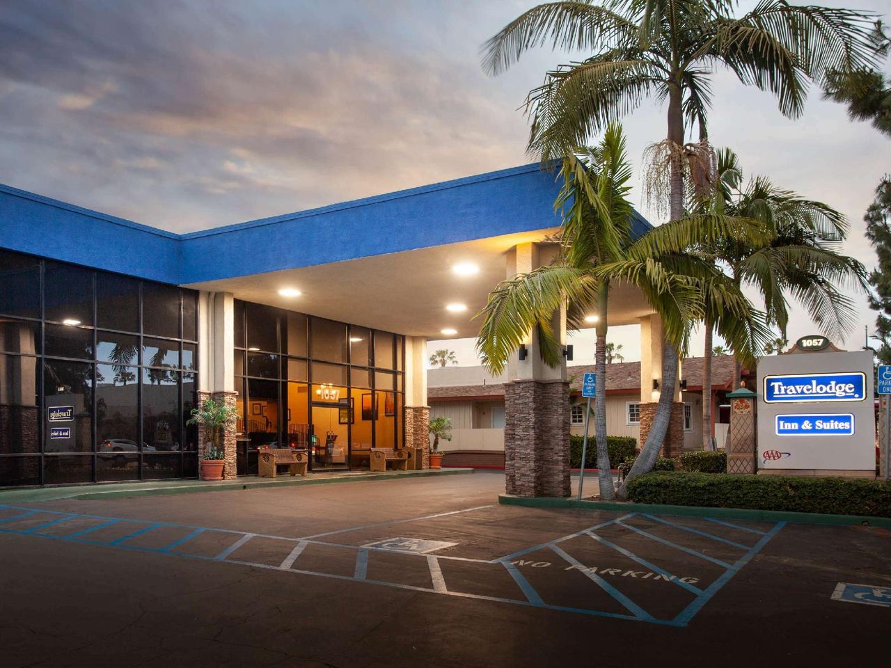 Travelodge Inn & Suites by Wyndham Anaheim on Disneyland Dr