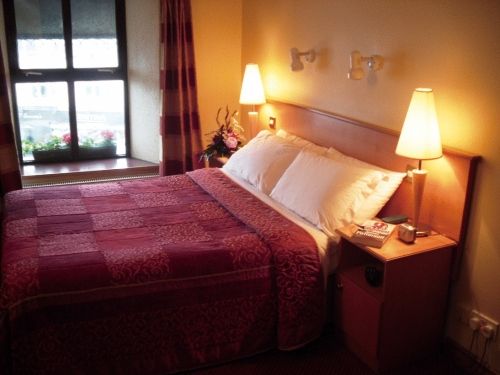 Holiday Hotel