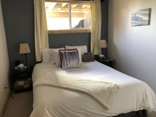 Mount Logan EcoLodge