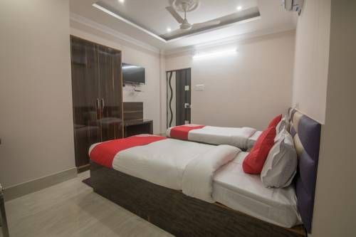 Capital O 14174 Good Luck Residency Hotel