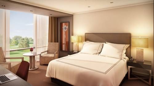 Hilton Pilar