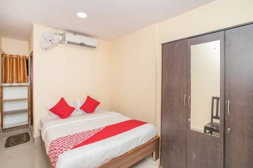 OYO 15818 Om Sai Residency