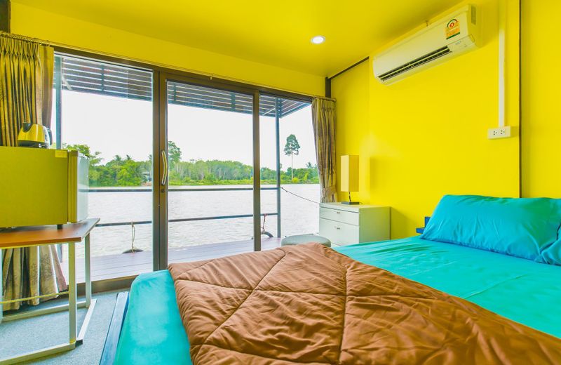 Neenlawat Riverside