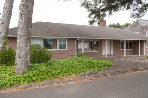 Surfers Cove 3 Br home by RedAwning
