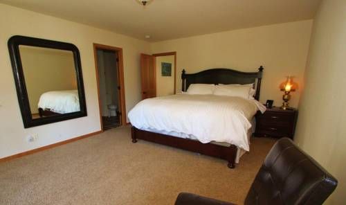 Northshore Lodge in Lake Wenatchee