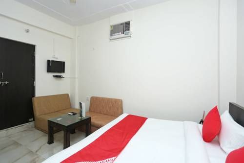 OYO 16904 Hotel Maharaja Palace
