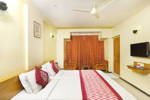 Capital O 8169 Hotel Salem Castle