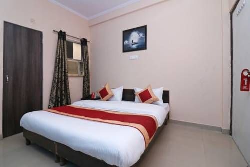 OYO 18625 Prem Hotel
