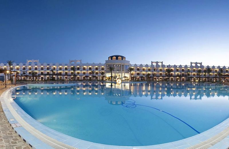Golden 5 Topaz Suites Hotel