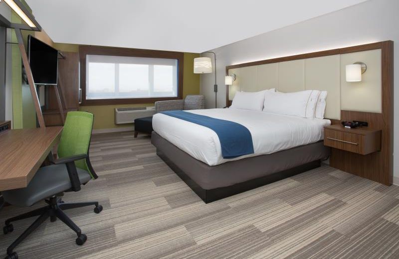 Holiday Inn Express & Suites Stillwater - University Area, an IHG Hotel