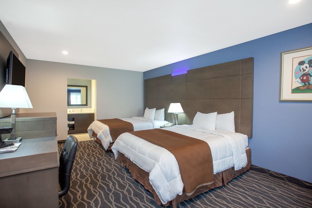 Travelodge Inn & Suites by Wyndham Anaheim on Disneyland Dr