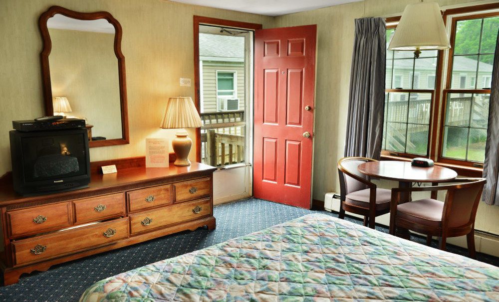 Olde Tavern Motel and Inn - Cape Cod