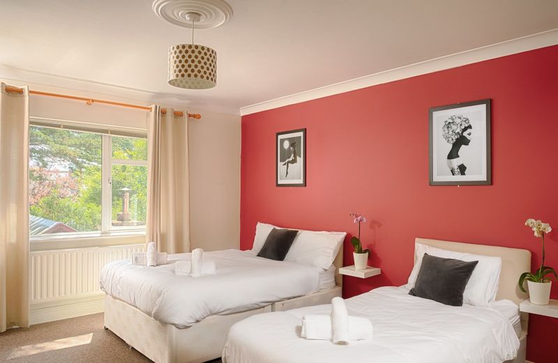 THE RISE GUESTHOUSE