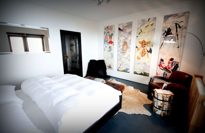 HOTEL12