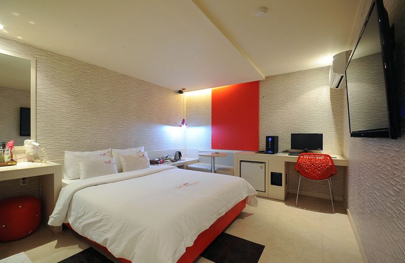 2 Heaven Hotel