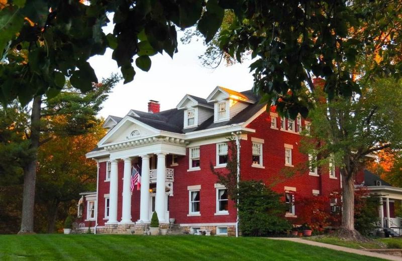 Inn on Crescent Lake Bed and Breakfast